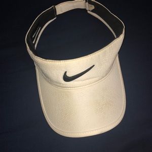Nike golf visor